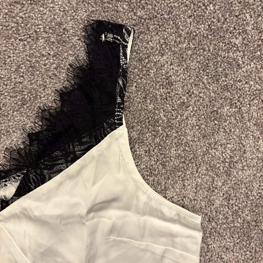 Worthington Women's Sleeveless Tank Top Size M White Black V-Neck NWT $49 - Picture 7 of 15